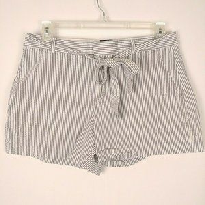 Banana Republic Seersucker Pinstripe Shorts Tie 12
